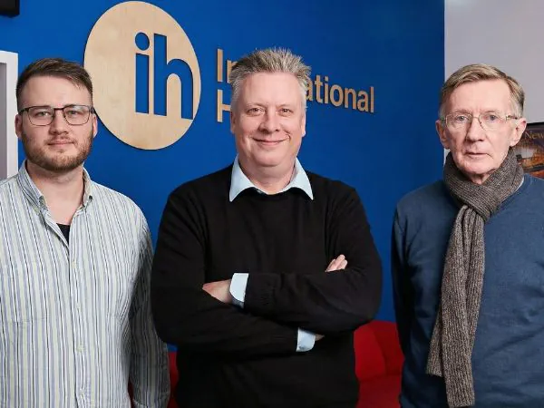 Носії мови — не просто іноземці